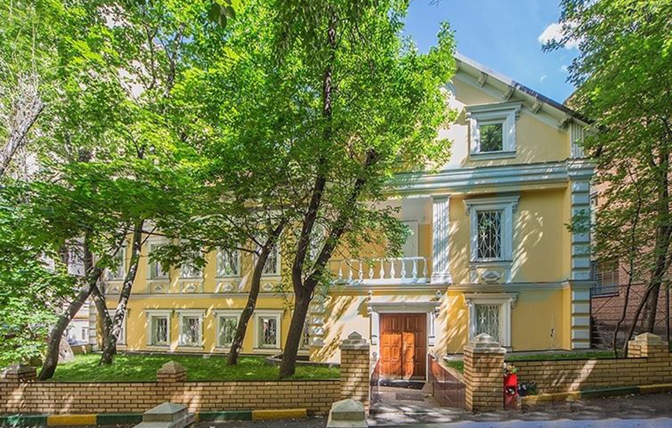 Продажа особняка в Москве. Возле метро Смоленская. Москва г, Шубинский пер, д 6 с.4. Площадь: 615.00 кв.м. Цена: 414 000 000 руб