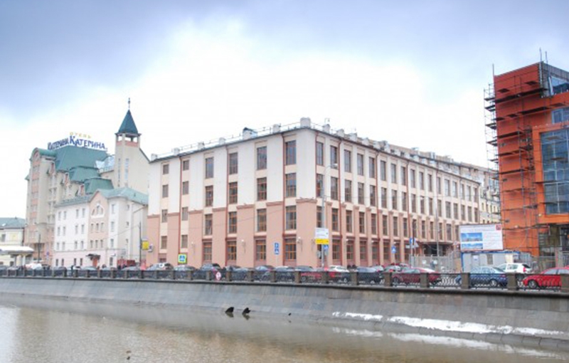 Аренда офиса в Москве, в БЦ River Place. Возле метро Павелецкая. Москва г, Кожевнический проезд, д 1. Площадь: 275.00 кв.м. Цена: 572 900 руб