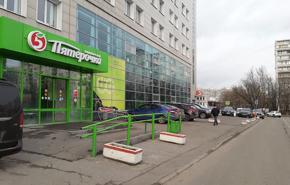 Аренда торговой площади в Москве. Возле метро Рязанский проспект. Москва г, Ферганская ул, д 6 к.2. Площадь: 170.00 кв.м. Цена: 270 000 руб