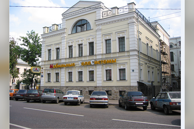 Аренда особняка в Москве. Возле метро Третьяковская. Москва г, Пятницкая ул, д 49. Площадь: 899.00 кв.м. Цена: 2 200 000 руб
