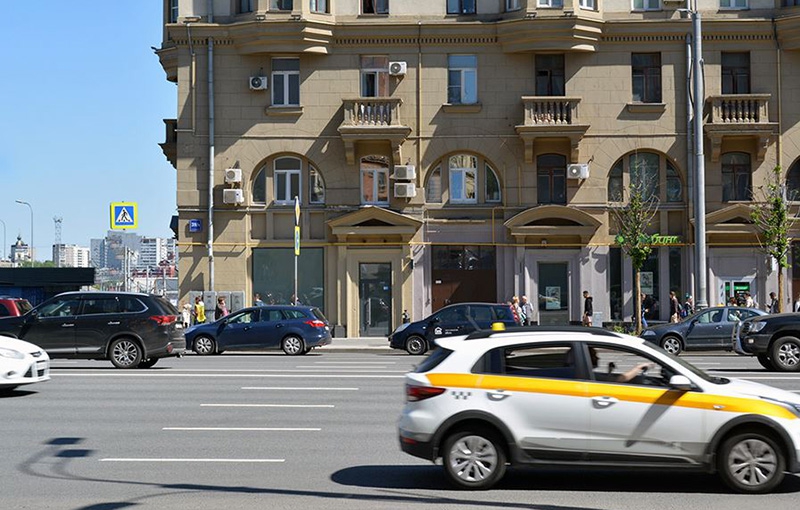 Продажа торговой площади в Москве, в жилом доме. Возле метро Чкаловская. Москва г, Земляной Вал ул, д 39/1 с1. Площадь: 94.30 кв.м. Цена: 189 540 000 руб