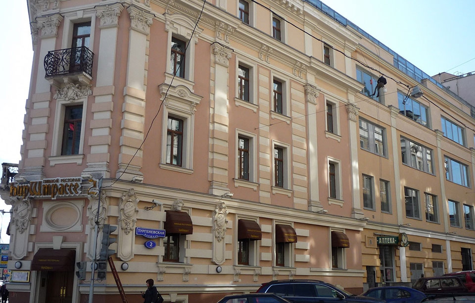Аренда торговой площади в Москве. Возле метро Тургеневская. Москва, Тургеневская пл, д 2. Площадь: 53.20 кв.м. Цена: 500 000 руб