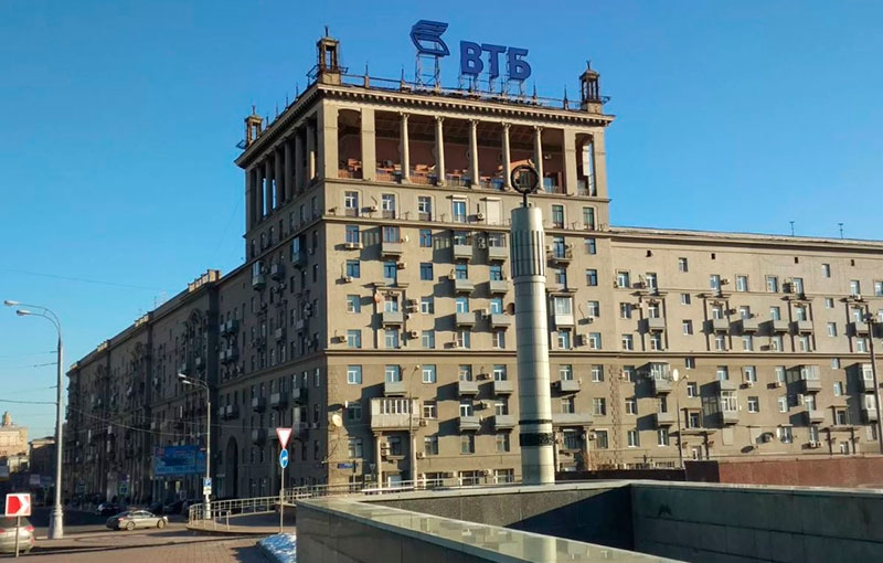 Продажа торговой площади в Москве, в жилом доме. Возле метро Кутузовская. Москва г, Кутузовский пр-кт, д 35. Площадь: 204.40 кв.м. Цена: 108 000 000 руб