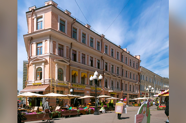 Продажа торговое помещение в Москве. Возле метро Арбатская. Москва, Арбат ул, д 6. Площадь: 274.00 кв.м. Цена: 430 000 000 руб