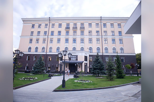 Аренда особняка в Москве. Возле метро Чистые пруды. Москва г, Чистопрудный б-р, д 8стр1. Площадь: 6100.00 кв.м. Цена: 27 450 000 руб