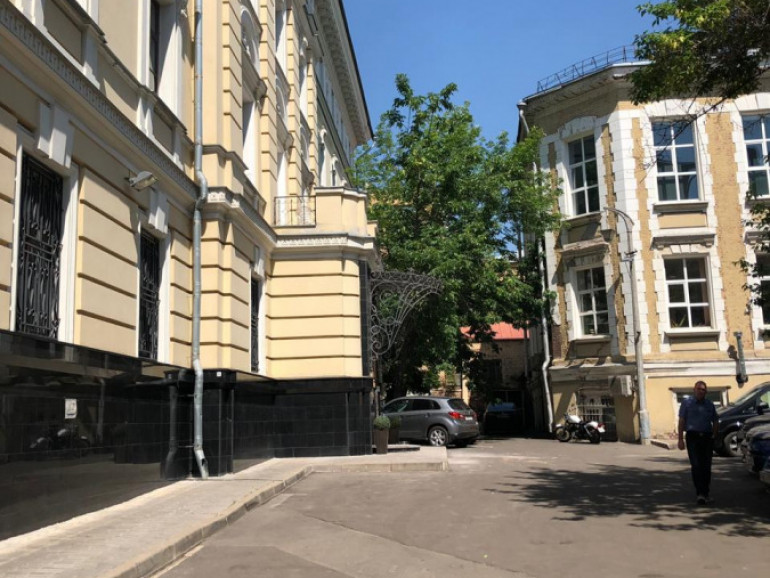 Аренда офиса в Москве, в БЦ Николаевский. Возле метро Баррикадная, Краснопресненская. Москва г, Большая Грузинская ул, д 12стр2. Площадь: 2616.00 кв.м. Цена: 7 194 000 руб