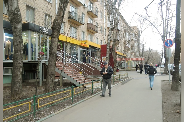 Аренда торговой площади в Москве, в жилом доме. Возле метро Измайловская. Москва, Парковая 3-я ул, д 7к17. Площадь: 32.00 кв.м. Цена: 170 000 руб