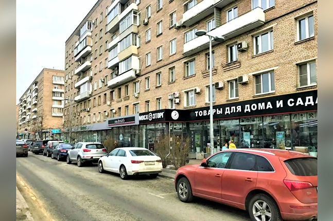 Аренда торговой площади в Москве, в жилом доме. Возле метро Фрунзенская. Москва г, Комсомольский пр-кт, д 27 стр. 5. Площадь: 389.00 кв.м. Цена: 894 700 руб