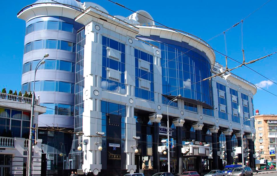 Аренда офиса в Москве, в БЦ Чайка Плаза VII. Возле метро Менделеевская. Москва г, Новослободская ул, д 41. Площадь: 1180.74 кв.м. Цена: 2 509 073 руб