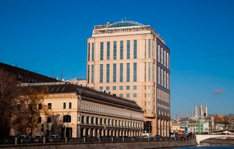 Аренда офиса в Москве. Возле метро Новокузнецкая. Москва г, Овчинниковская наб, д 20. Площадь: 2455.00 кв.м. Цена: 4 296 250 руб