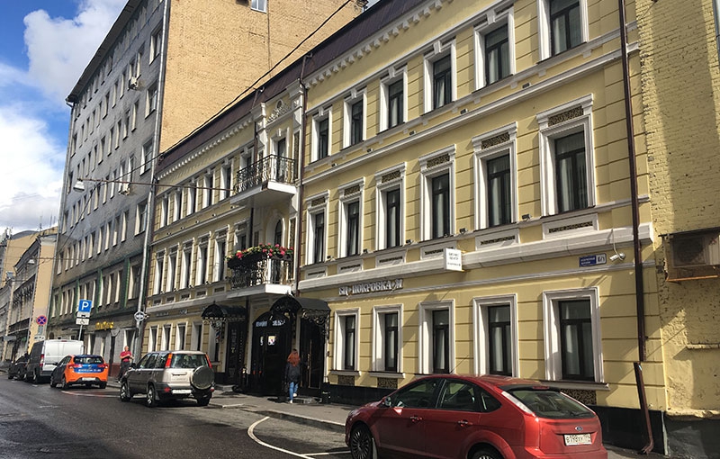 Продажа особняка в Москве. Возле метро Курская. Москва г, Казарменный пер, д 6 стр. 1. Площадь: 706.00 кв.м. Цена: 165 000 000 руб