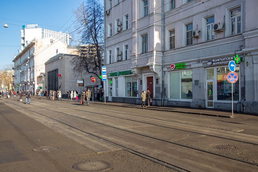 Продажа торговой площади в Москве, в жилом доме. Возле метро Бауманская. Москва г, Бауманская ул, д 35/1. Площадь: 173.30 кв.м. Цена: 158 400 000 руб