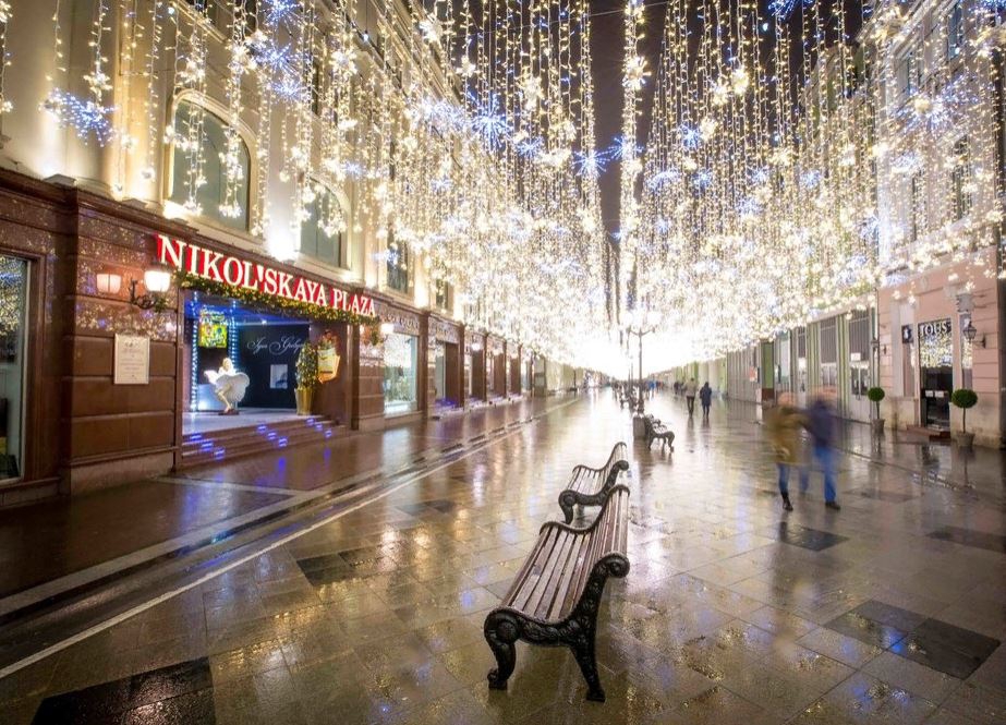Продажа торговой площади в Москве. Возле метро Лубянка. Москва г, Никольская ул, д 19-21. Площадь: 279.50 кв.м. Цена: 132 000 000 руб