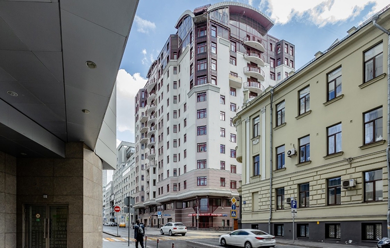 Аренда офиса в Москве, в жилом доме. Возле метро Смоленская. Москва г, Каковинский М. пер, д 8. Площадь: 430.00 кв.м. Цена: 1 500 000 руб