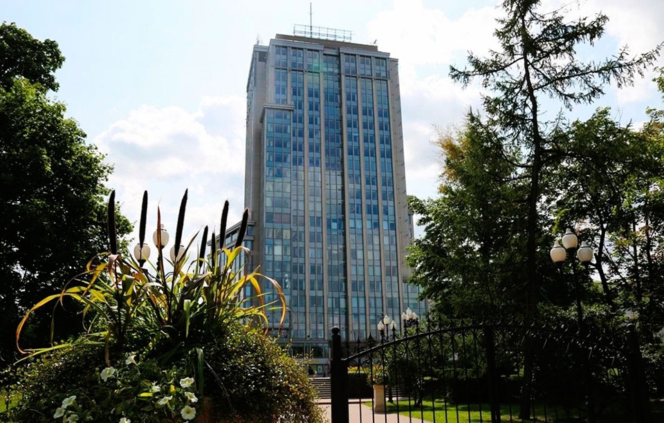 Аренда офиса в Москве, в БЦ Gorky Park Tower. Возле метро Шаболовская. Москва г, Ленинский пр-кт, д 15а. Площадь: 201.44 кв.м. Цена: 503 600 руб