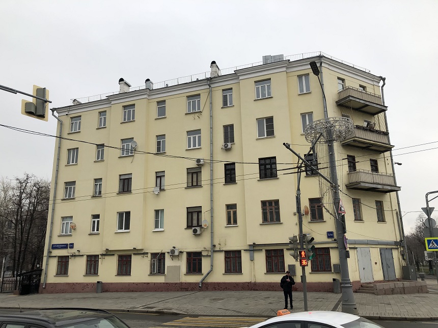 Аренда ПСН в Москве, в жилом доме. Возле метро Боровицкая. Москва г, Серафимовича ул, д 5/16. Площадь: 585.00 кв.м. Цена: 2 500 000 руб