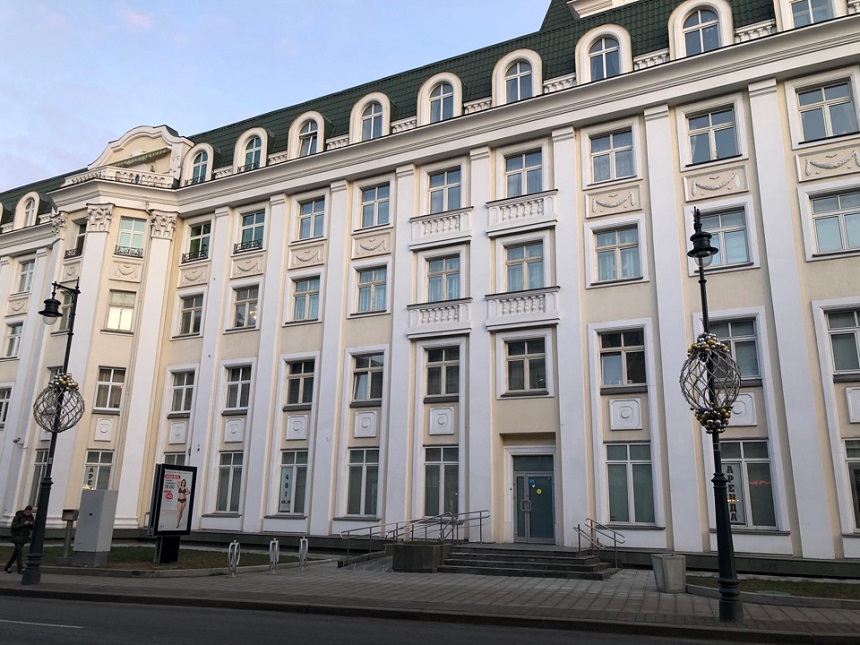 Аренда ПСН в Москве, в жилом доме. Возле метро Парк культуры. Москва г, Остоженка ул, д 25. Площадь: 491.10 кв.м. Цена: 2 080 000 руб