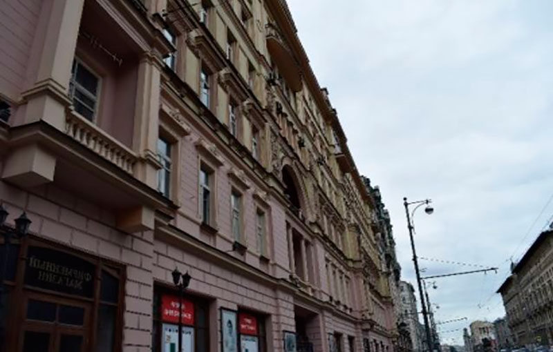 Аренда торговой площади в Москве, в жилом доме. Возле метро Маяковская. Москва г, Тверская ул, д 28 корп. 1. Площадь: 274.10 кв.м. Цена: 1 940 000 руб