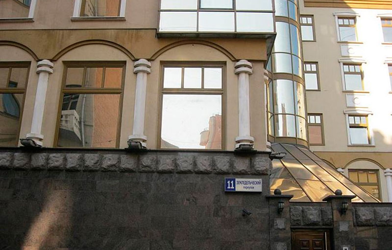 Аренда офиса в Москве, в жилом доме. Возле метро Смоленская. Москва г, Земледельческий пер, д 11. Площадь: 399.00 кв.м. Цена: 2 194 500 руб