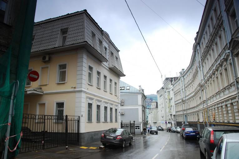 Аренда офиса в Москве. Возле метро Трубная. Москва г, Колобовский 1-й пер, д 19 стр. 1. Площадь: 413.00 кв.м. Цена: 1 030 000 руб