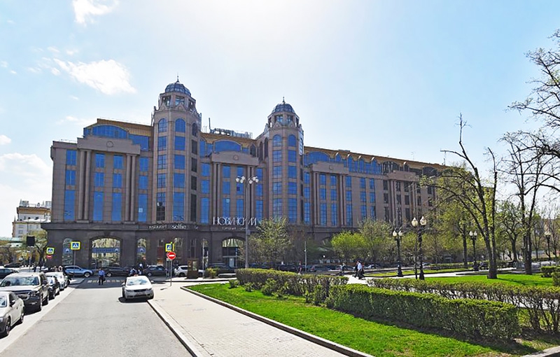 Аренда торговой площади в Москве, в ТЦ Новинский Пассаж. Возле метро Баррикадная. Москва г, Новинский б-р, д 31. Площадь: 450.00 кв.м. Цена: 920 400 руб