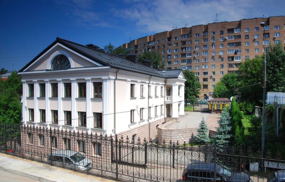 Продажа особняка в Москве. Возле метро Киевская. Москва г, Вражский 2-й пер, д 8. Площадь: 1446.00 кв.м. Цена: $ 20 000 000