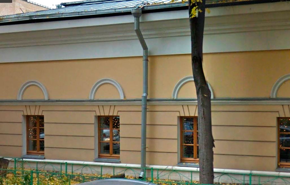 Аренда торговой площади в Москве. Возле метро Фрунзенская. Москва, Комсомольский пр-кт, д 24 с.1. Площадь: 108.00 кв.м. Цена: 549 900 руб